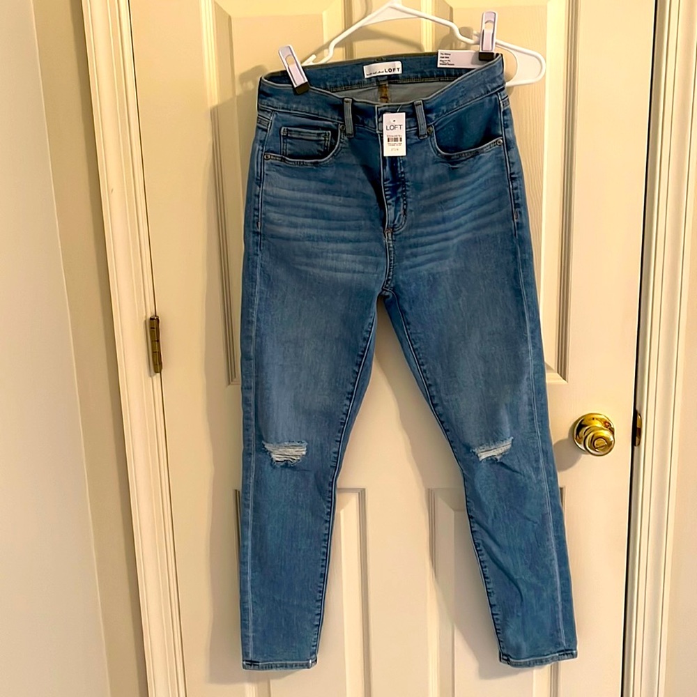 LOFT distressed skinny Jean